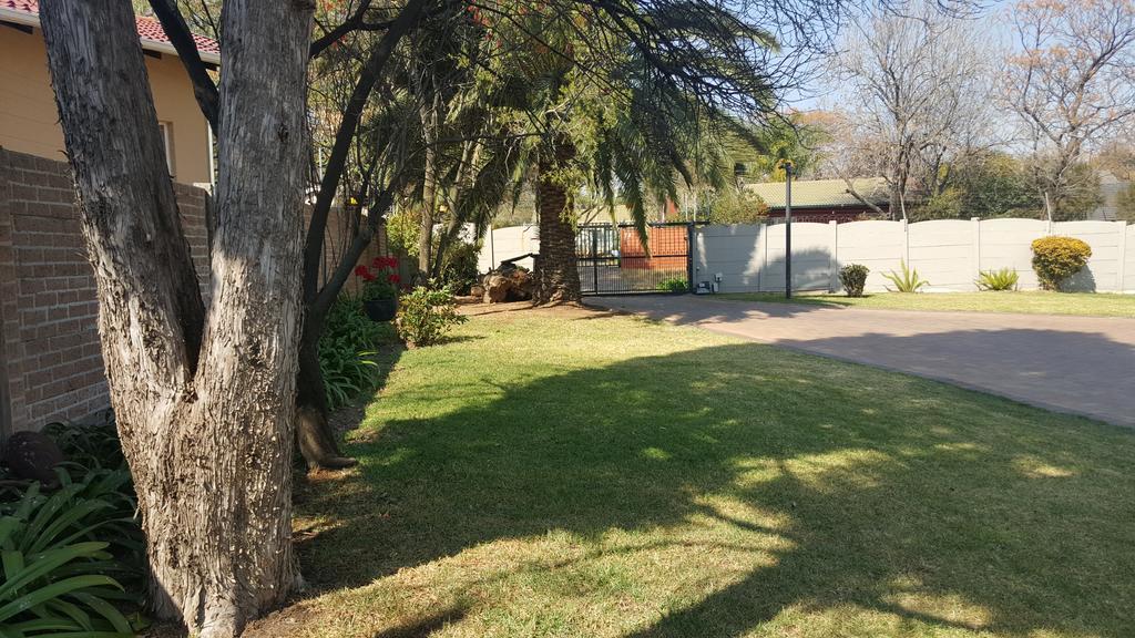 8 Ibis Lane Guest House Johannesburg Zewnętrze zdjęcie