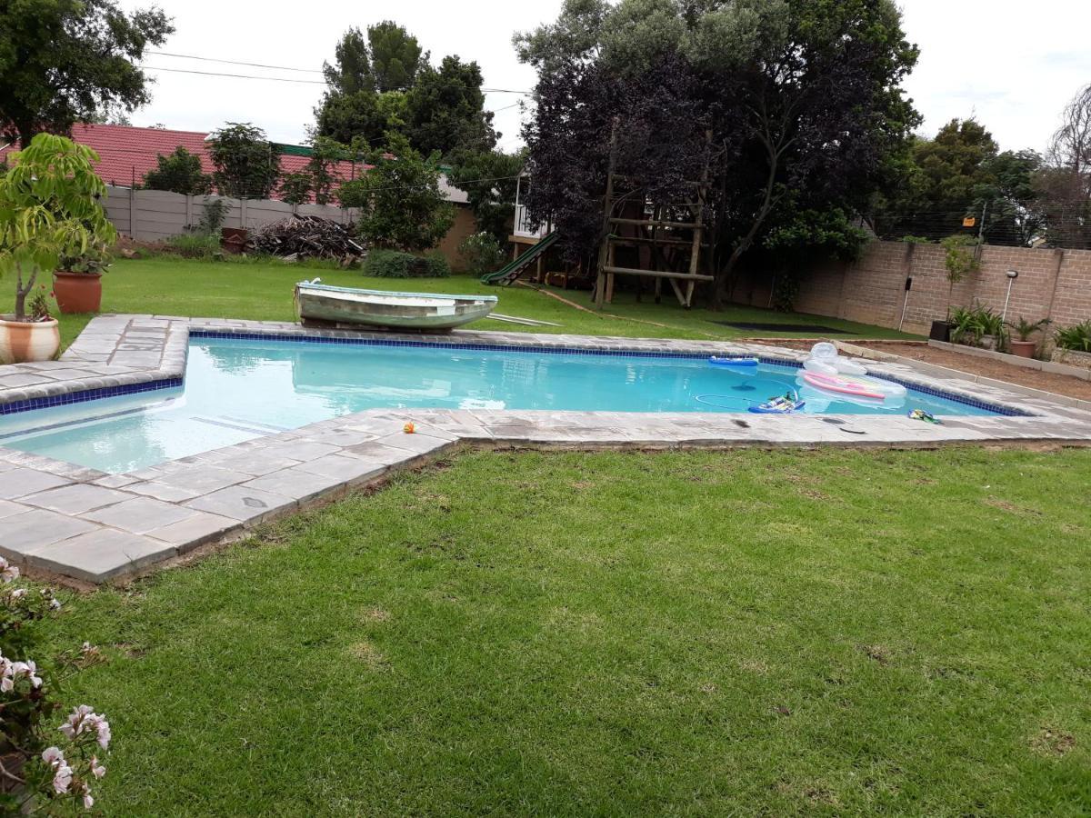 8 Ibis Lane Guest House Johannesburg Zewnętrze zdjęcie